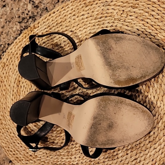 BCBG strappy heels - Picture 5 of 7